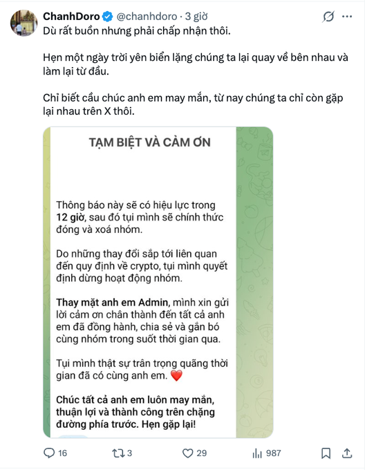 A Vietnamese Twitter/X post from verified user @chanhdoro announcing the closure of a crypto community group, with 16 replies, 3 reposts, 29 likes, and 987 views.