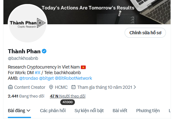 The image shows a Twitter/X profile for "Thành Phan" (@bachkhoanb), a Crypto Research content creator based in HCMC with 2,441 followers and 47 following, joined October 2021. The Vietnamese post suggests the user is commenting on small withdrawals ("snap") from Pay, expressing hope for a 3-digit payout and frustration about limited activity on what they call a "junk channel" with mostly empty or clone accounts.