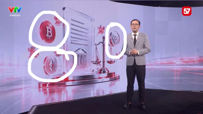 A Vietnamese television news broadcast from VTV THOEBU channel 57 showing a male news anchor with crypto/legal graphics and hand-drawn circles.