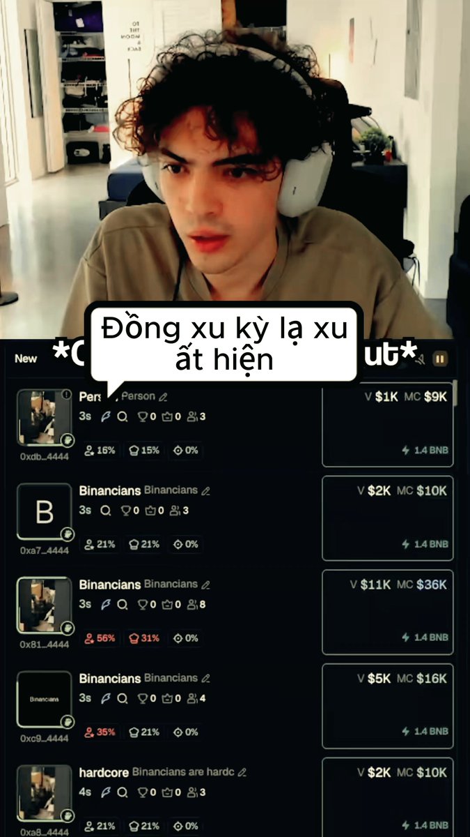 The image shows a man wearing headphones, possibly listening to music or participating in an online gaming session. The photo also contains text that translates to "Doi xu ky at hien", which could be a foreign language phrase related to the content of the image.