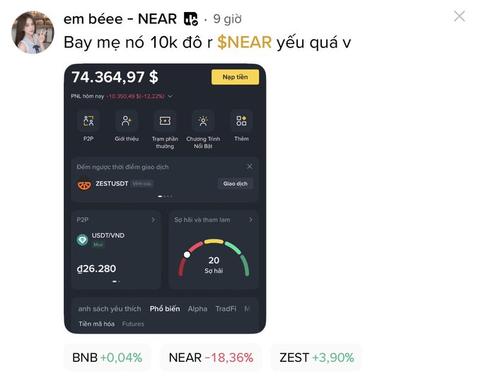 The image features a screenshot of an online trading account, showing its status and activity. A user has posted about their trading strategies for Near options. The text in the image includes numbers like $72.6,"Near", "giau vậy sao anh em?" which could be interpreted as the stock's current price. The screenshot appears to be in a foreign language, possibly Vietnamese or Chinese, but there is no specific translation provided.