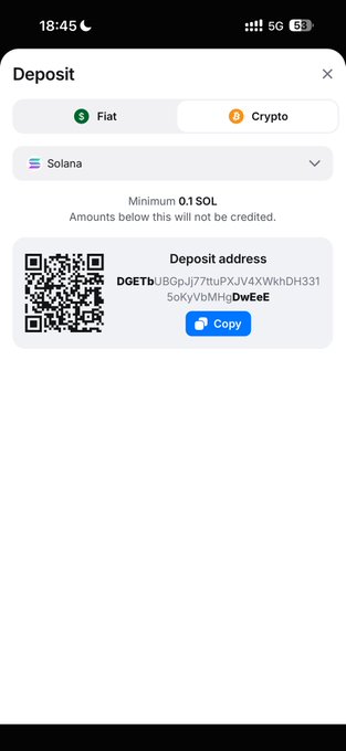 A mobile screenshot of a 1win "Deposit" page for Solana ($SOL) crypto deposits, showing a selected network, a QR code, and the deposit address "DGETbJJBGpUj77tuPXJV4XJkhDH3315oKyVbMH9xDweEe" with a copy button, alongside the note that the minimum deposit is 0.1 SOL.