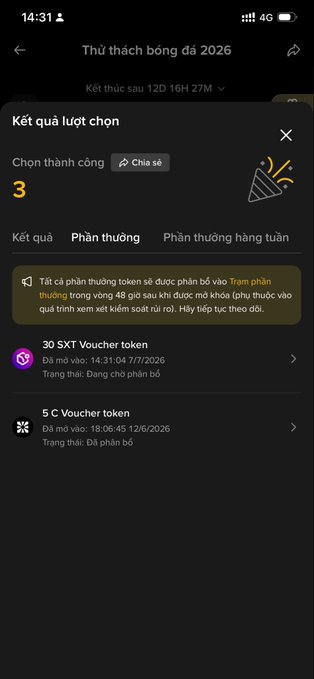 A mobile app screenshot in Vietnamese titled 'Thử thách bóng đá 2026' (Football Challenge 2026) showing lottery results with the message 'Chọn thành công 3' and rewards including '30 SXT Voucher token' and '5 C Voucher token'.