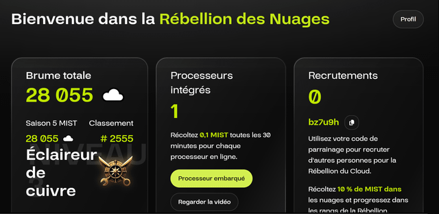 A French-language dashboard interface titled "Bienvenue dans la Rébellion des Nuages" showing metrics like "Brume totale 28 055" and "Processeurs intégrés 1".