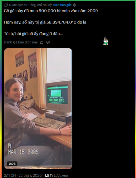 A Vietnamese news screenshot about a woman who bought 900,000 bitcoin in 2009, now worth 58,894,784,010, showing a dated photo (MAR 15 2009) of her smiling at a computer displaying '500,000 BTC'.
