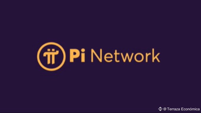 The Pi Network logo is displayed in orange against a dark purple background, with the watermark "@Terraza Económica" in the corner. The image relates to the accompanying text about Pi Network's Testnet now showing smart contracts, signaling a shift from cryptocurrency to broader blockchain infrastructure.