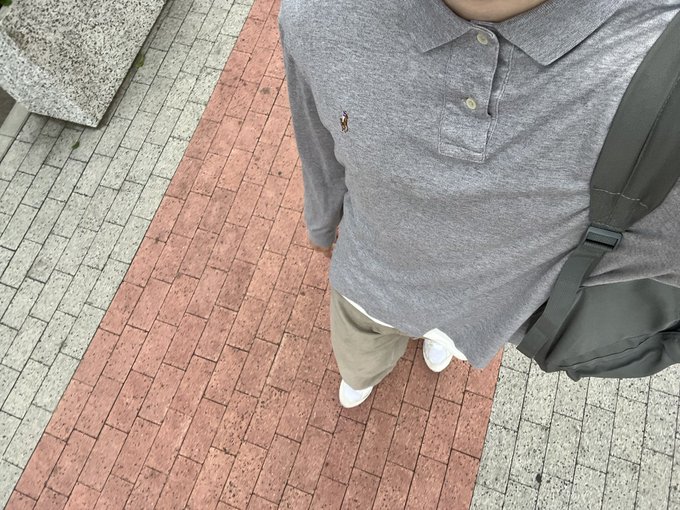 A selfie-style image shows a person in a gray polo shirt, beige pants, and white shoes standing on a red-and-white tiled walkway while carrying a black bag. The image visually supports the post’s personal update about being 16, living independently in Moldova, and planning to move abroad.