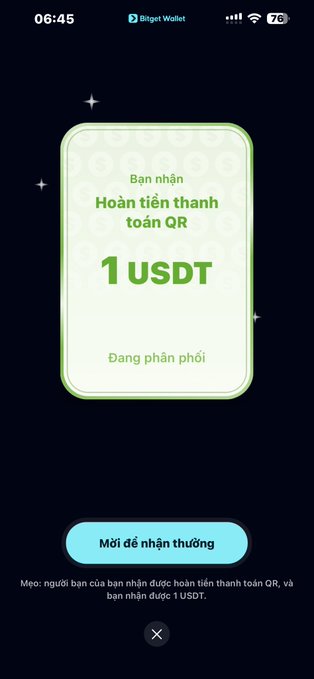 A Bitget Wallet mobile screen in Vietnamese showing a QR payment refund claim of 1 USDT being distributed ('Đang phân phối').