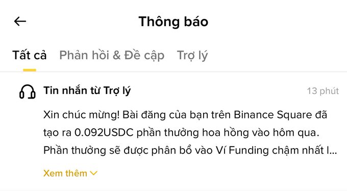 Vietnamese Binance Square notification ('Thông báo') congratulating the user on earning 0.092 USDC in commission rewards to be added to their Funding wallet.